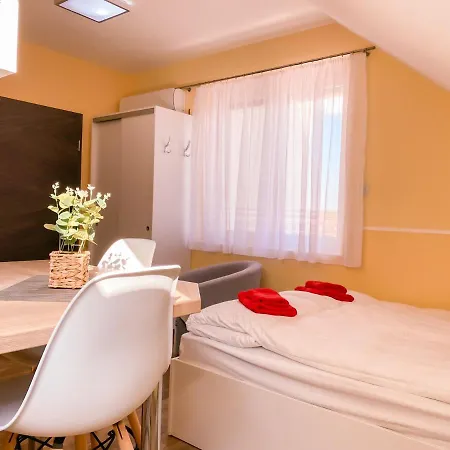 アパートホテル Fasor Vendeghaz