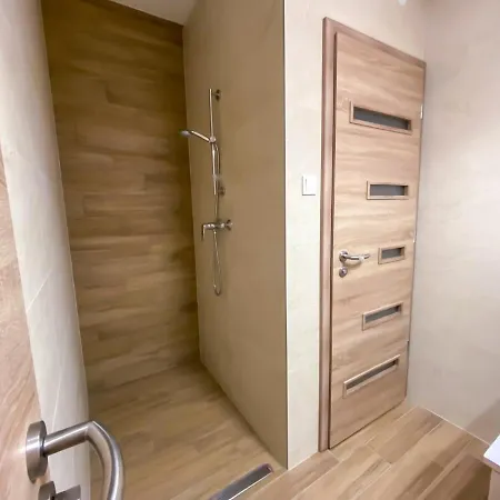 Fasor Vendeghaz アパートホテル セゲド