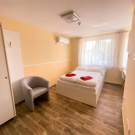 Fasor Vendeghaz 3* Szeged