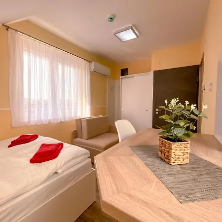 アパートホテル Fasor Vendeghaz